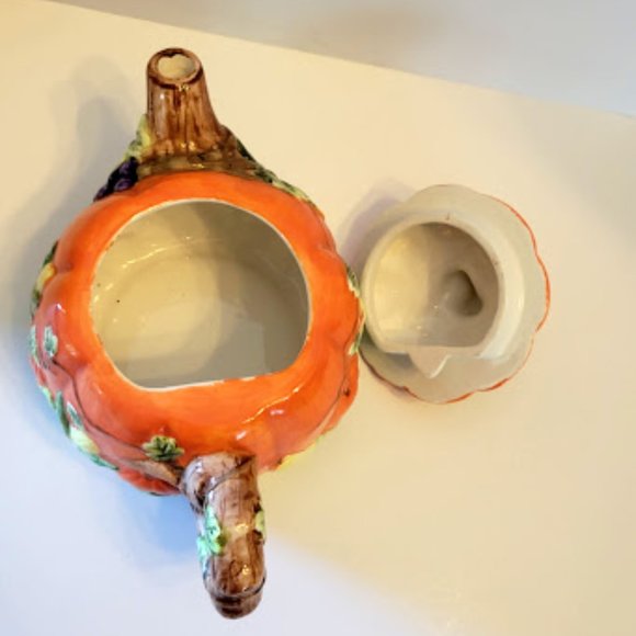 COLORFUL FALL AUTUMN PUMPKIN TEAPOT WITH FRUIT, VEGGIES, LEAVES - Picture 4 of 5